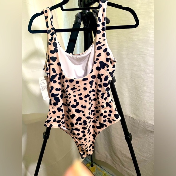 NWT Pretty Garden brand one piece, swimsuit size M - Picture 4 of 5